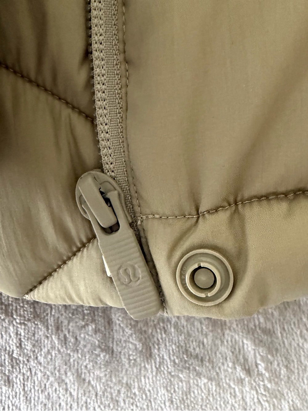 NWOT Lululemon athletica Taupe Puffer Vest with detachable Hood - Picture 8 of 12